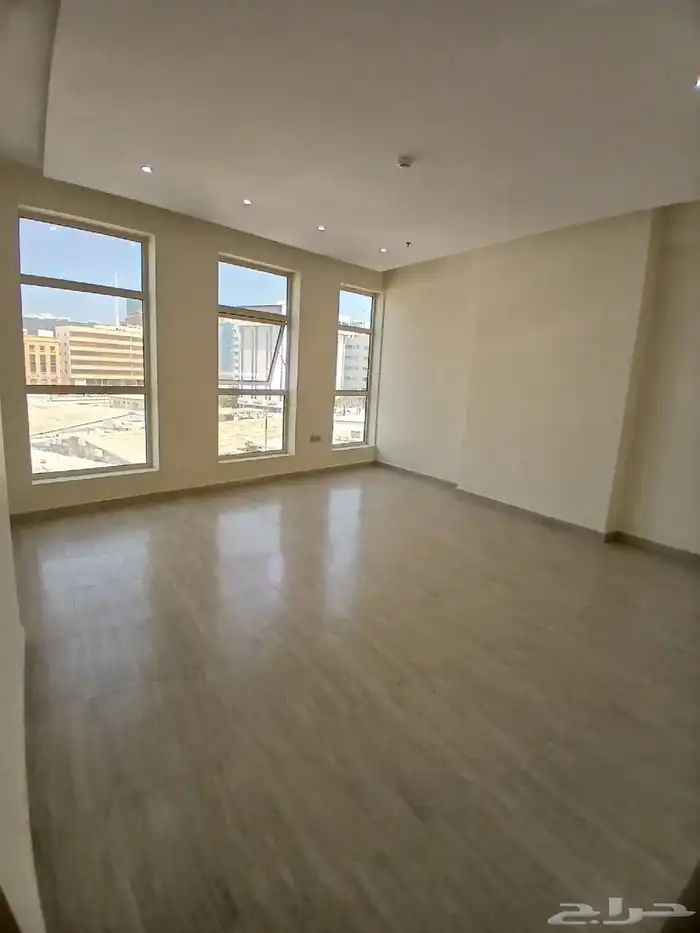 مكاتب جديدة فاخرة 9