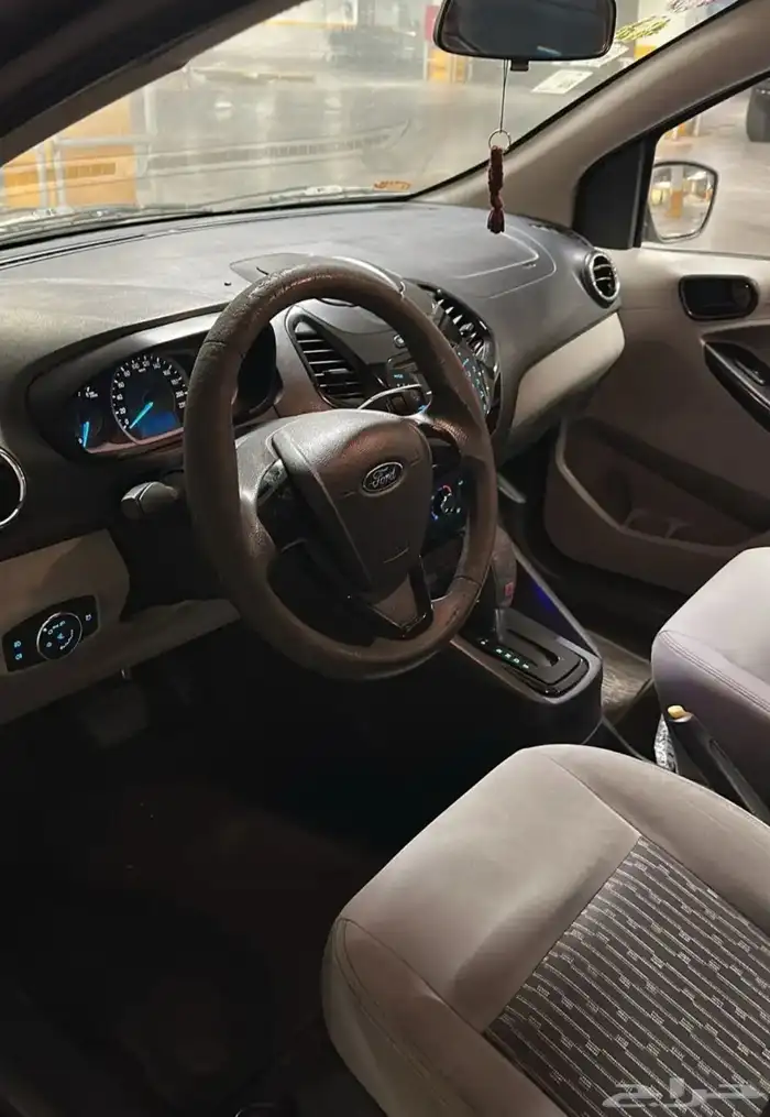 فورد فيجو 2016 فل كامل قير مكينه ممتاز مكيف بارد مجدد مفحوص 6