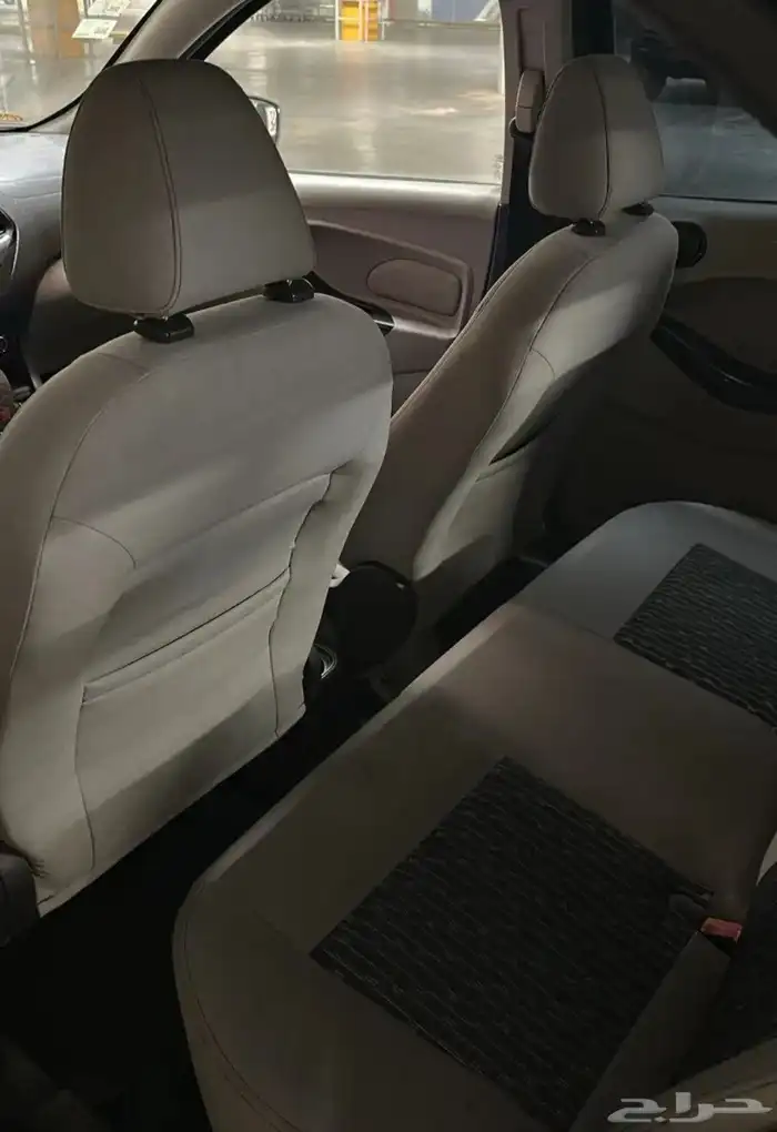 فورد فيجو 2016 فل كامل قير مكينه ممتاز مكيف بارد مجدد مفحوص 8