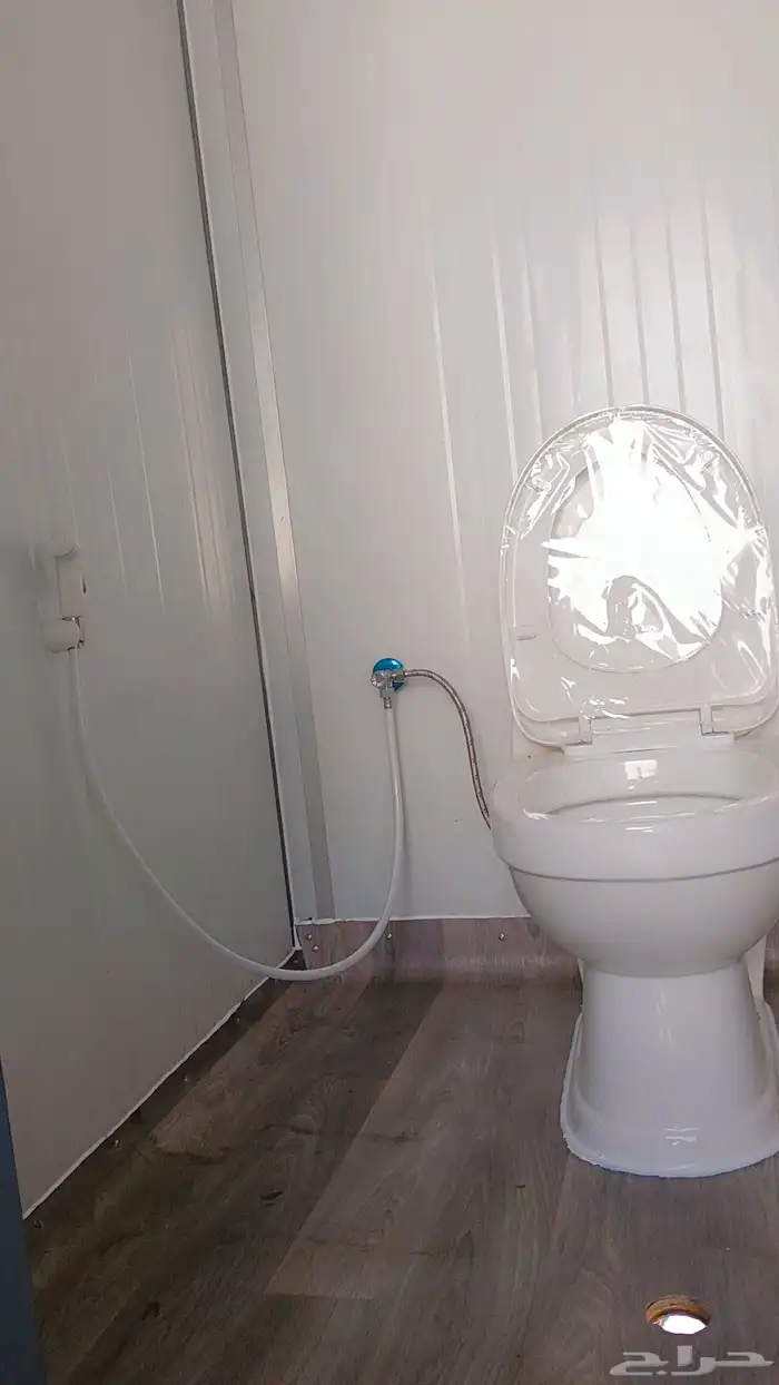 Brand New Toilet Portacabin with 3 Toilets and 3 Washbasins 7