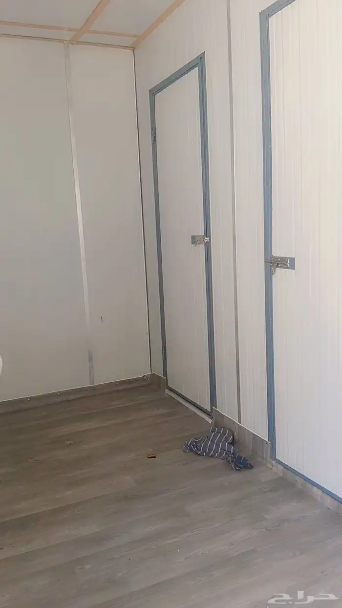 Brand New Toilet Portacabin with 3 Toilets and 3 Washbasins 8