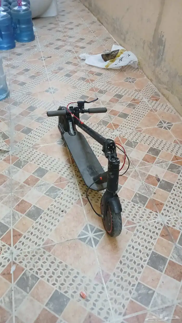 سكوتر شبه جديد لبيع عله السوم لا يجي اله الصمل 1