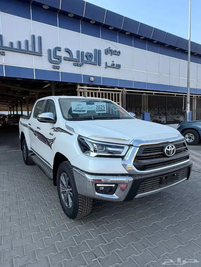 تويوتا هايلوكس غمارتين بنزين S.GLX قير عادي دبل 2025 سعودي 1