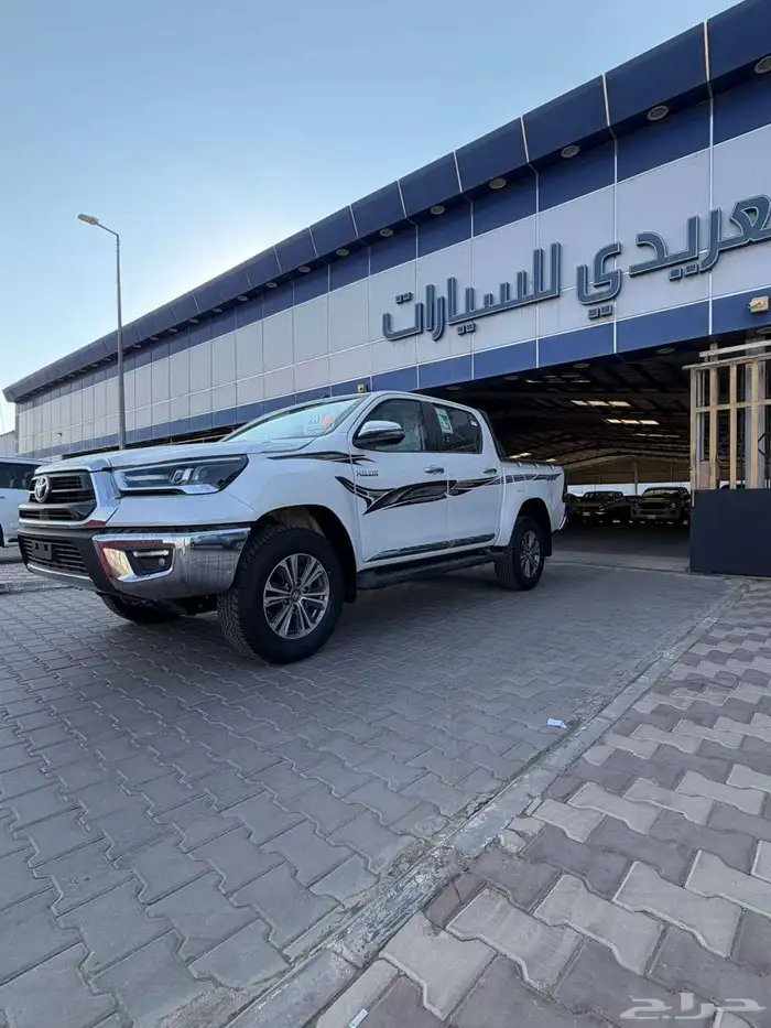 تويوتا هايلوكس غمارتين بنزين S.GLX قير عادي دبل 2025 سعودي 3