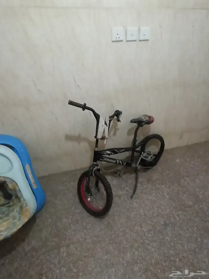 سيكل للبيع علي السوم السيكل مافيه شي ناقصه جنط بس الكفر الد 2