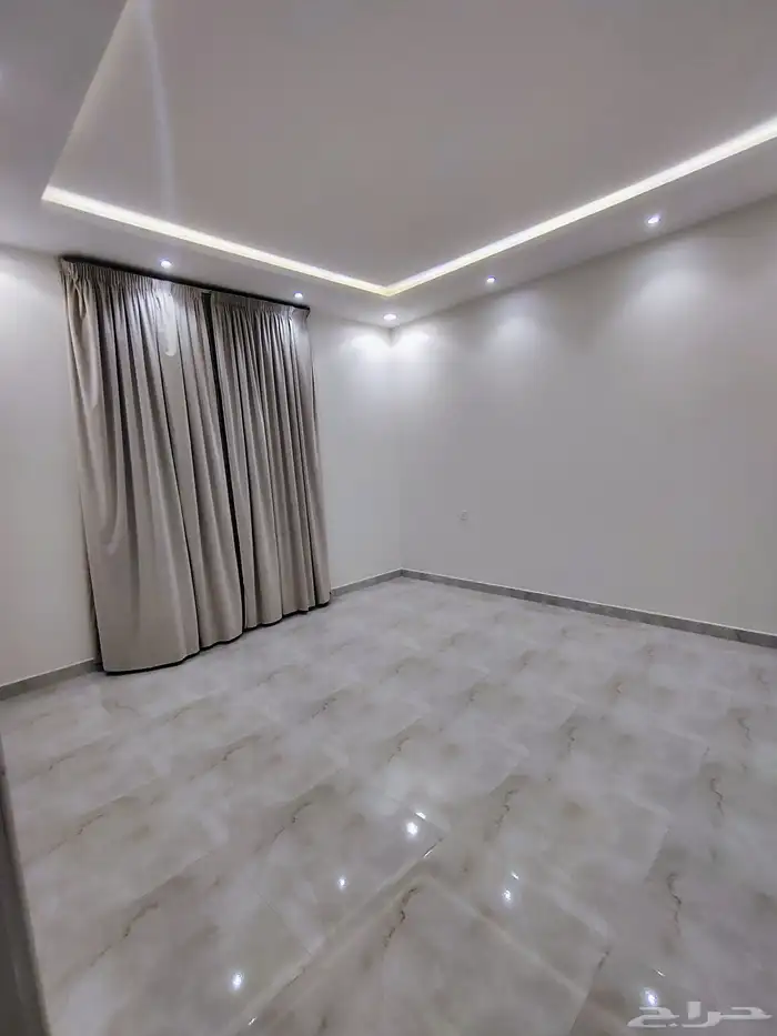 شقه للايجار المهديه طابق ثاني للعرسان 3 غرف وصاله بسعر 35 ال 3