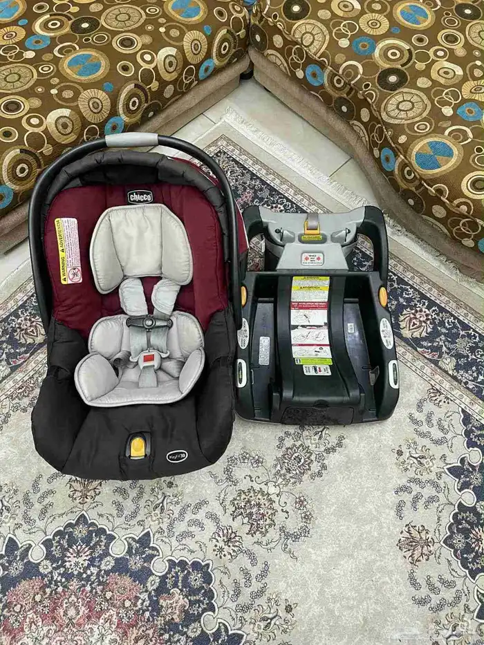 كارسيت شيكو نظيف شبه جديد تماما بالقاعده الخاصه بيه 1