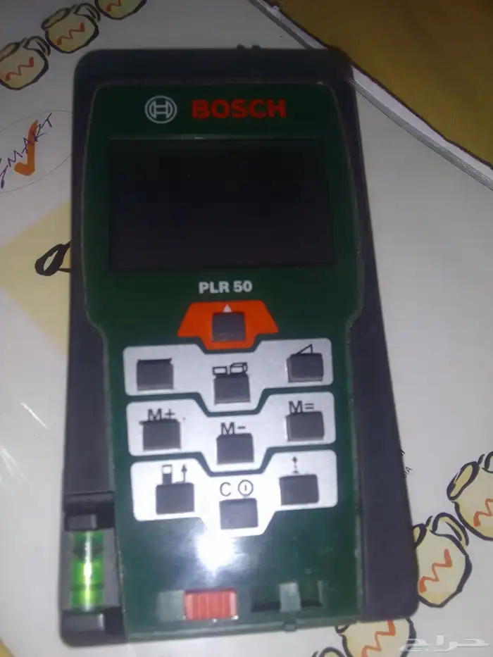 يوجد لدى ميزان ومقياس ليزر للتمتير بعيد المدى ماركة بوش الما 1