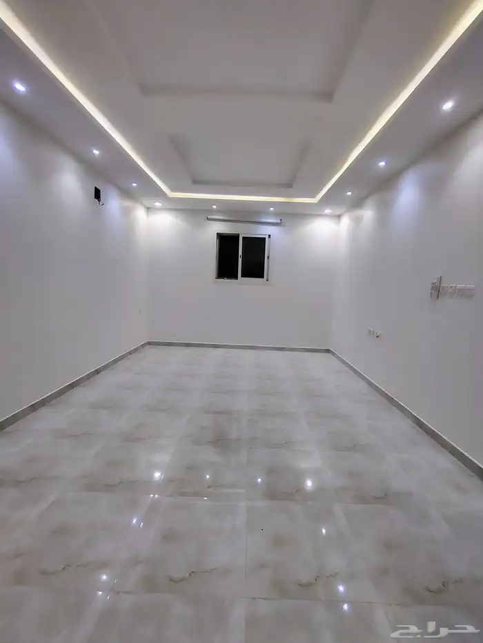 شقه للايجار المهديه طابق ثاني للعرسان 3 غرف وصاله بسعر 35 ال 0