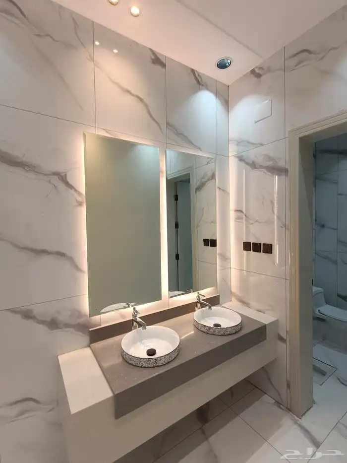 للبيع ارواف ارضيه وعلويه بي سطح بحوش ومدخل سياره 6