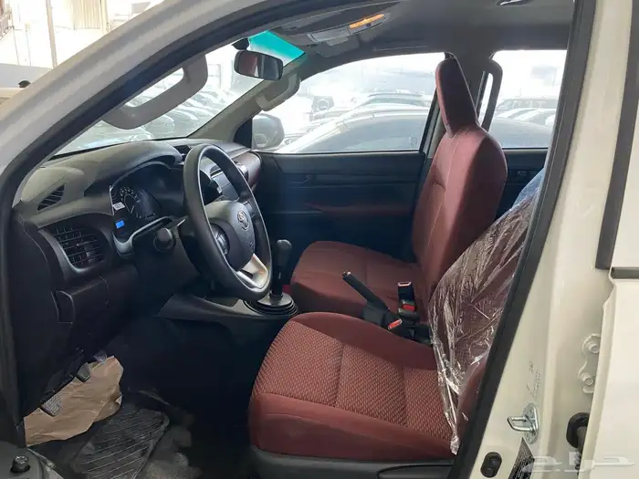 تويوتا هايلوكس غمارتين ديزل دبل قير عادي 2025 6