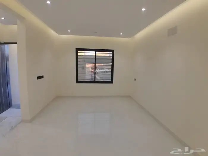 للبيع روف ارضي مع ملحق بمدخل سيارة تشطيبات فاخره بسعر 620الف 4