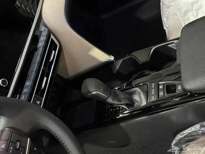 تويوتا كامري LE هايبرد اللون تيتانيوم موديل 2025 تقسيط وكاش 9