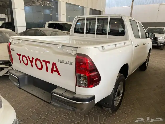 تويوتا هايلوكس غمارتين ديزل دبل قير عادي 2025 3