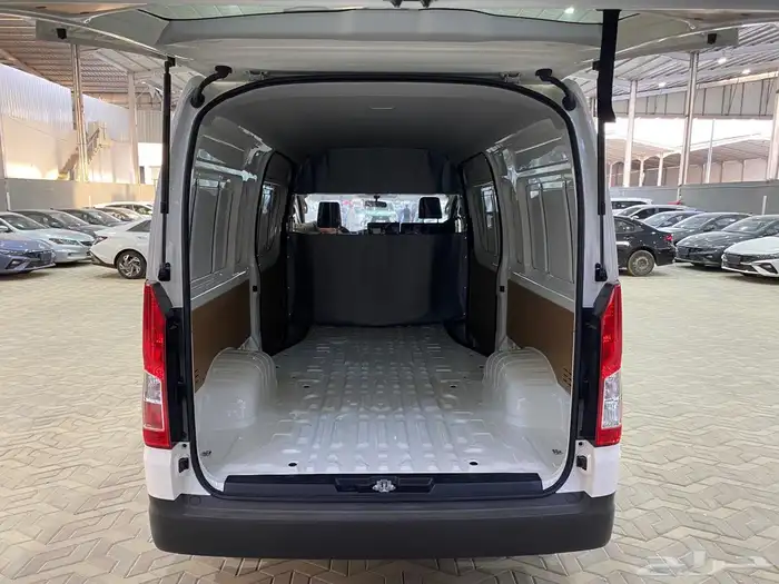 باص تويوتا هايس بضاعة سقف مرتفع ديزل 2026 بأسعار خاصه 4