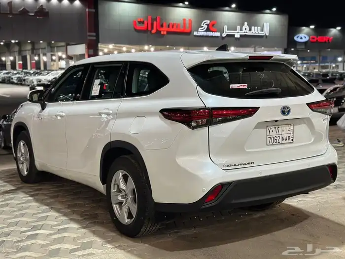 تويوتا هايلاندر 2022 LE ( عبداللطيف جميل ) 4