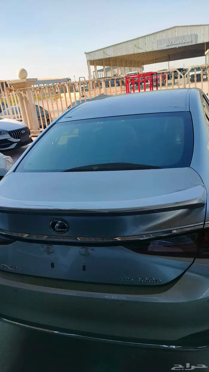 لكزس اي 300 اتش 2025 2