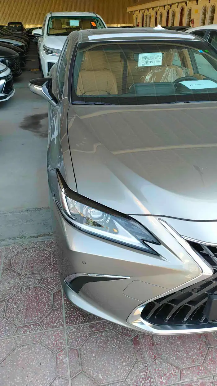 لكزس اي 300 اتش 2025 3