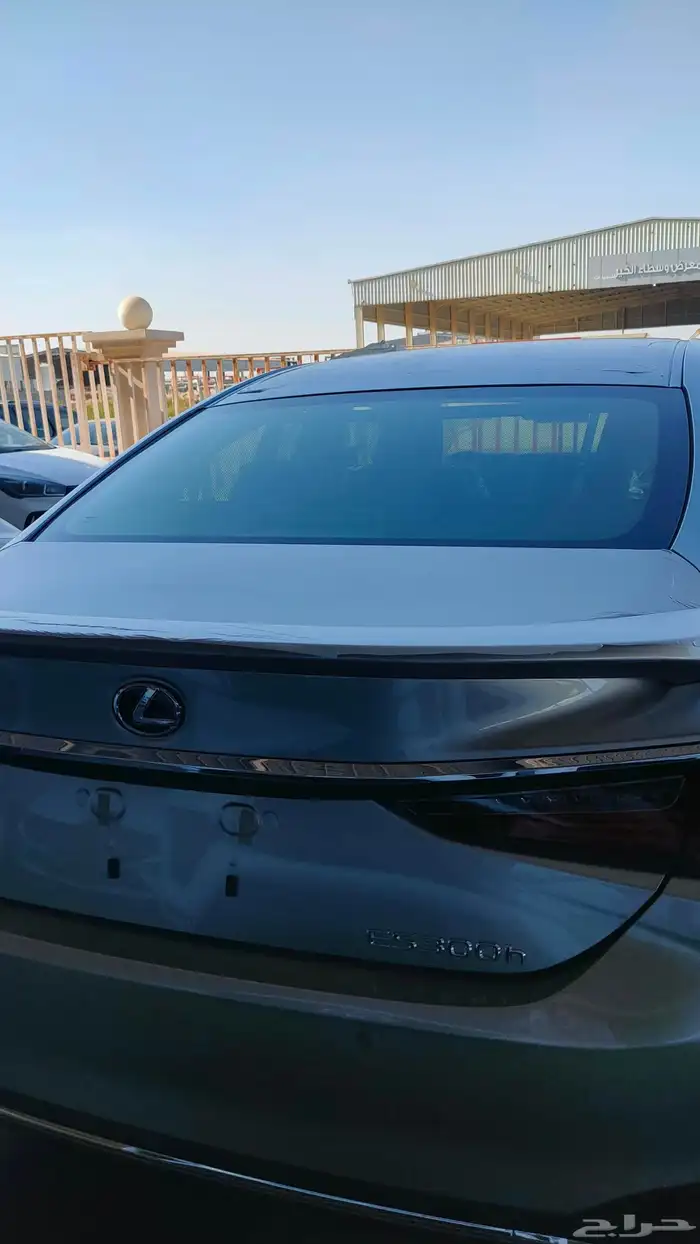 لكزس اي 300 اتش 2025 5