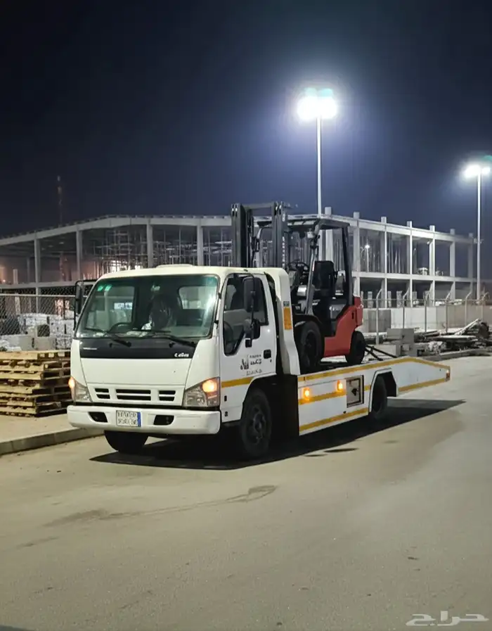 رافعات جي سي بي رافعات فور كلفت بوبكاتات للاياجار شهري يومي 9