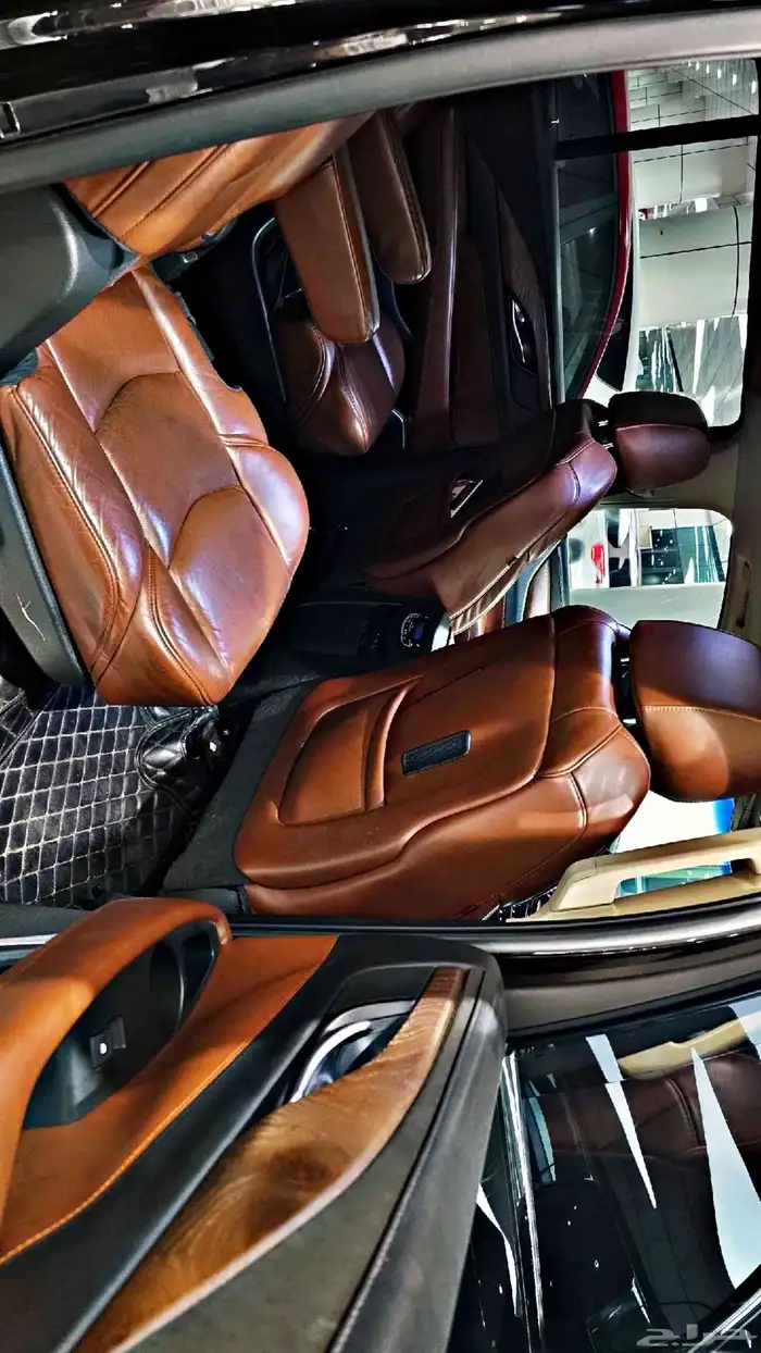 كاديلاك اسكاليد فل كامل ماشي 112 الف فقط 7