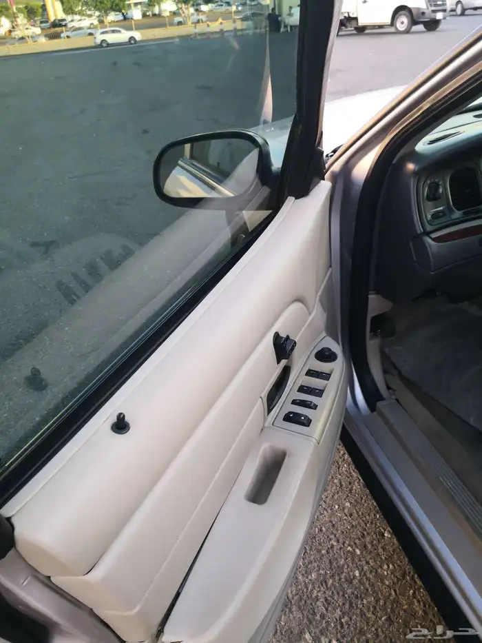 فورد فكتوريا سعودي 2011 نظيف 10