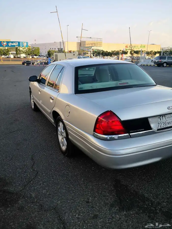 فورد فكتوريا سعودي 2011 نظيف 2