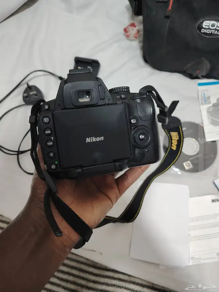 كاميرا نيكون 5000d نظيفه شبه جديده 4