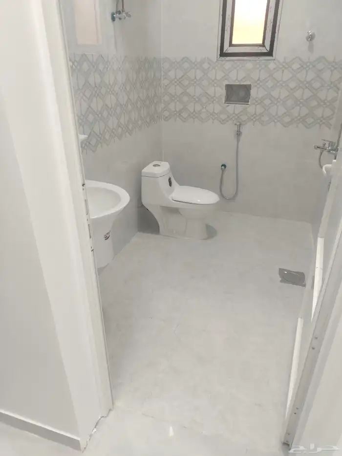 يوجد شقق للايجار عزاب وشقق عوائل مفروش وبلاط النعيريه 4