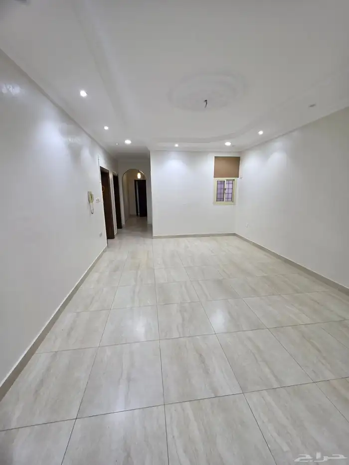 شقه 5 غرف مجدده للايجار حي المنار 5