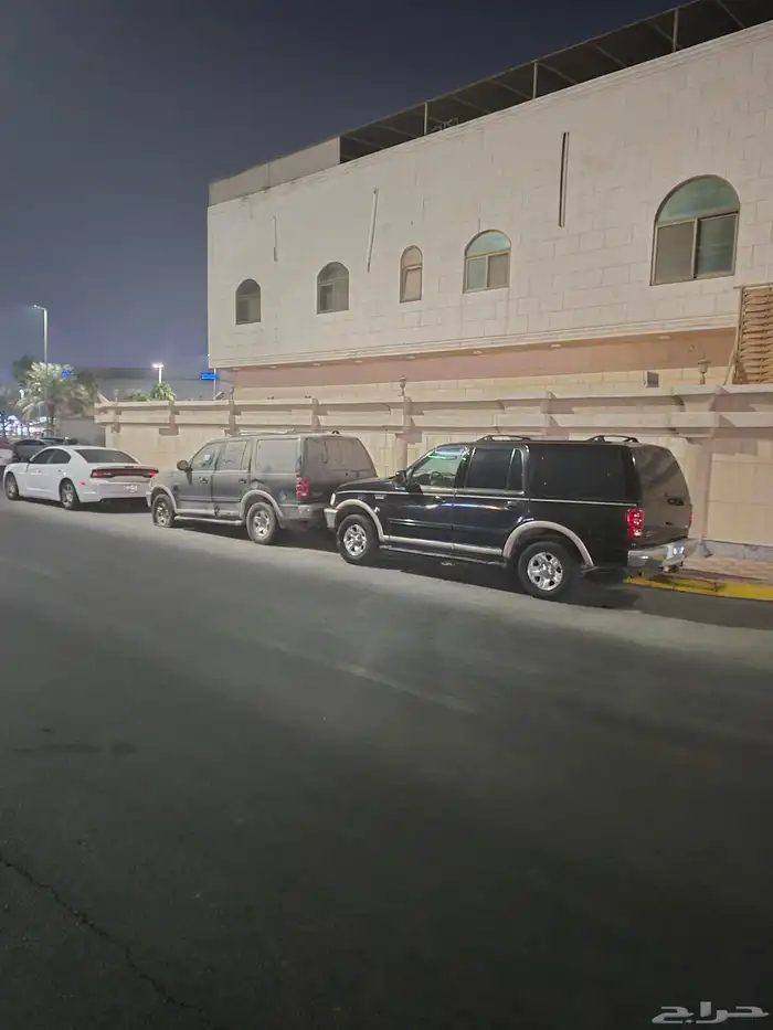 فورد اكسبديشن 97 4