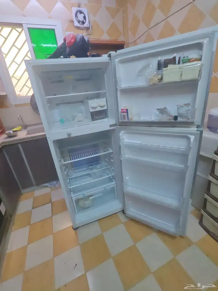 ثلاجة هيتاشي 13 قدم على الشرط 4