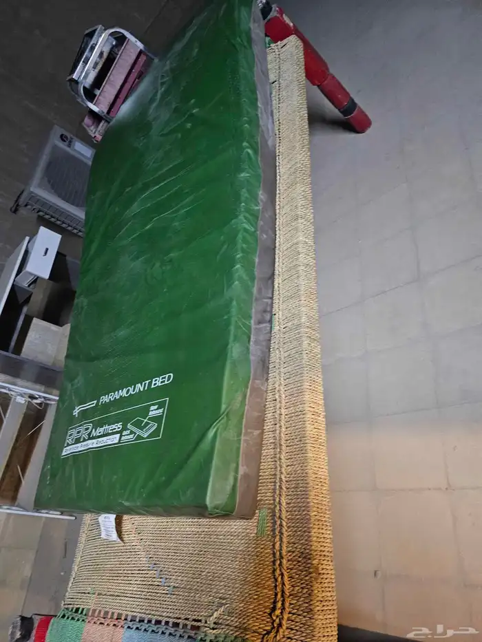 سرير خشب صناعة يدوية مع مرتبة طبية مع مكتب 0