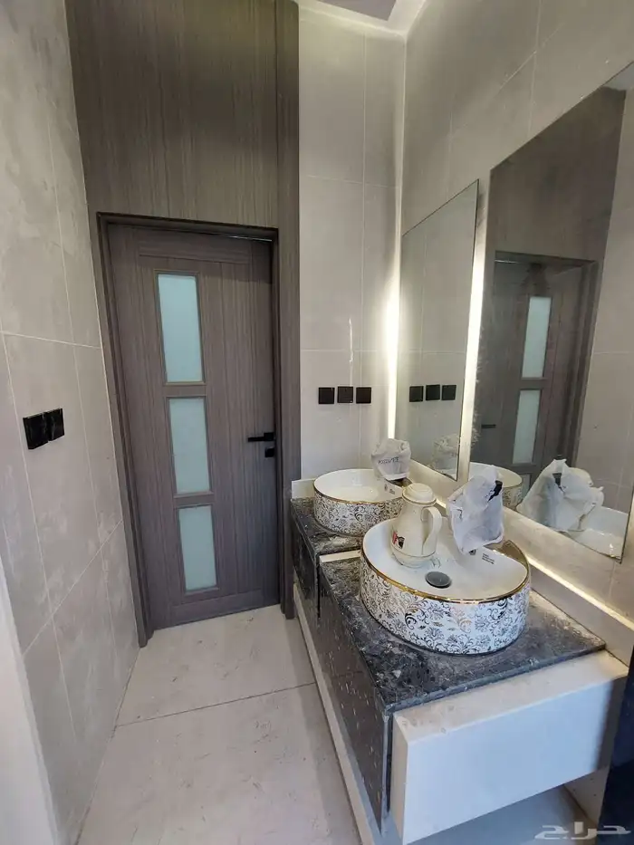 للبيع ملحق تمليك حي احد جديد 6غرف وصالة و2سطح خاص 9