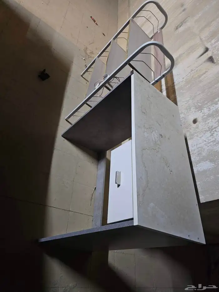 سرير خشب صناعة يدوية مع مرتبة طبية مع مكتب 2