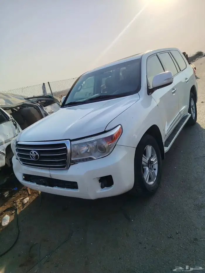 متوفر قطع غيار لاندكروزر موديل 2015 0
