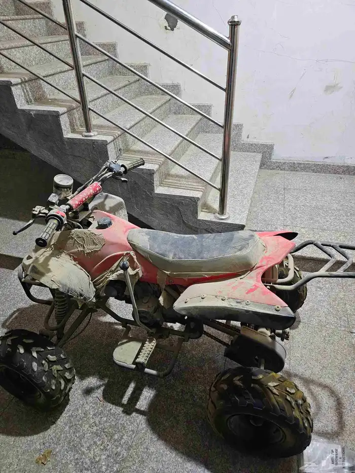 دباب للبيع على سوم يحتاج له بطاريه وبنزين وزيت نظيف 2