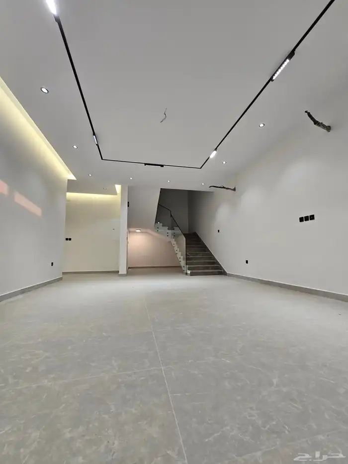 فيلا فالعزيزية حي الدفاع _ مساحة 230 مسطح البناء 411 8