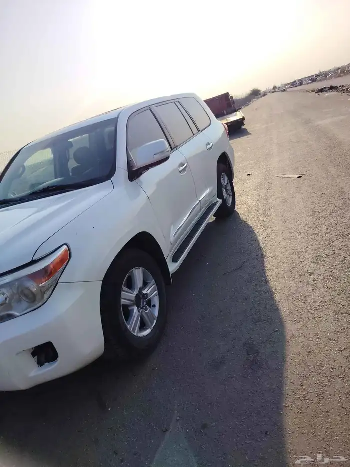 متوفر قطع غيار لاندكروزر موديل 2015 1