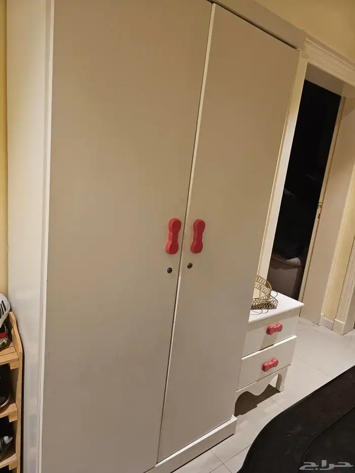 دولاب للبيع 1