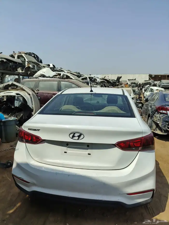 يوجد لدينا جميع قطع الغيار هونداي اكسنت كيا ريو تشليح 4