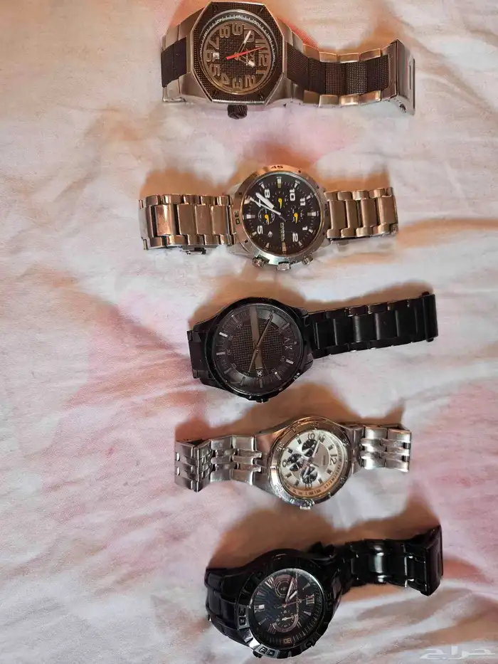 ساعات اصليه نظيفه جدا 0