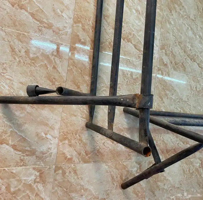 البيع عدد 4 تكيات حديد سفط لون اسود 1