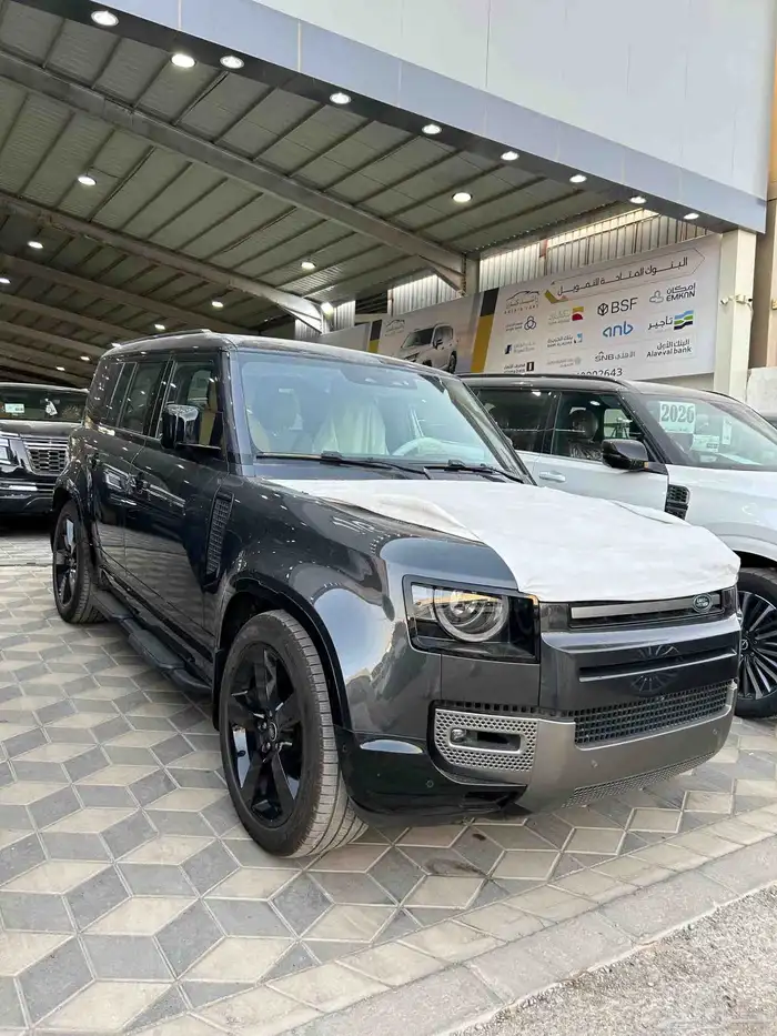 لاندروفر ديفندر 6HSEسلندر وارد الناغي 110 2025 1