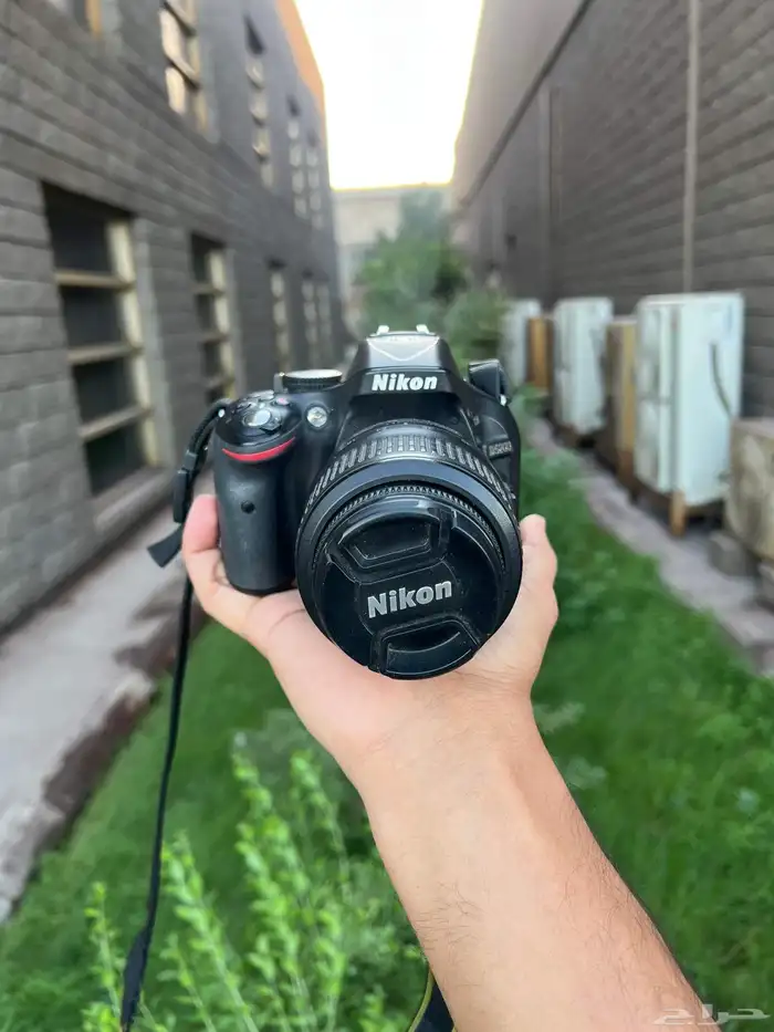 كاميرا نيكون d5200 كاسر زيرو شاتر 5000 صورة مع شنطة وشاحن ا 3