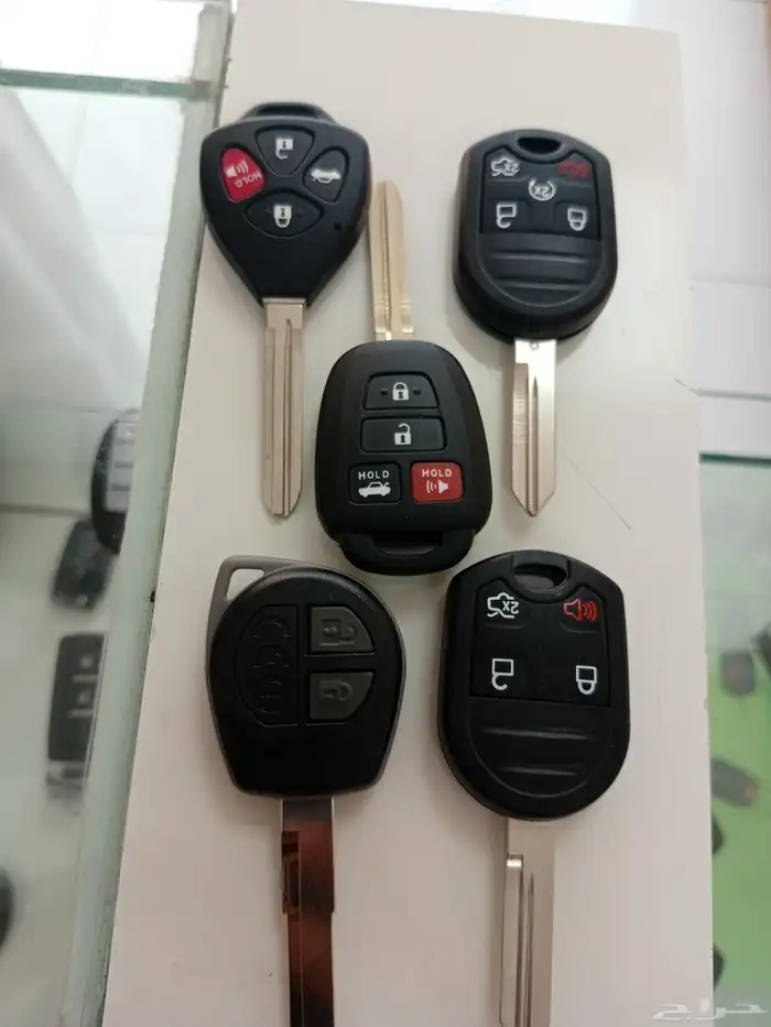 محل مفاتيح برمجه جميع انواع السيارات البصمه والمشفره 0