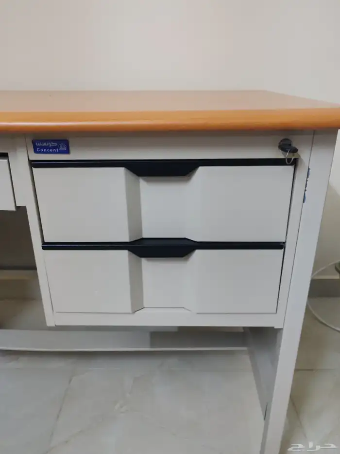 مكتب حديد جديد طول 100 سم و عرض 60 سم. 1