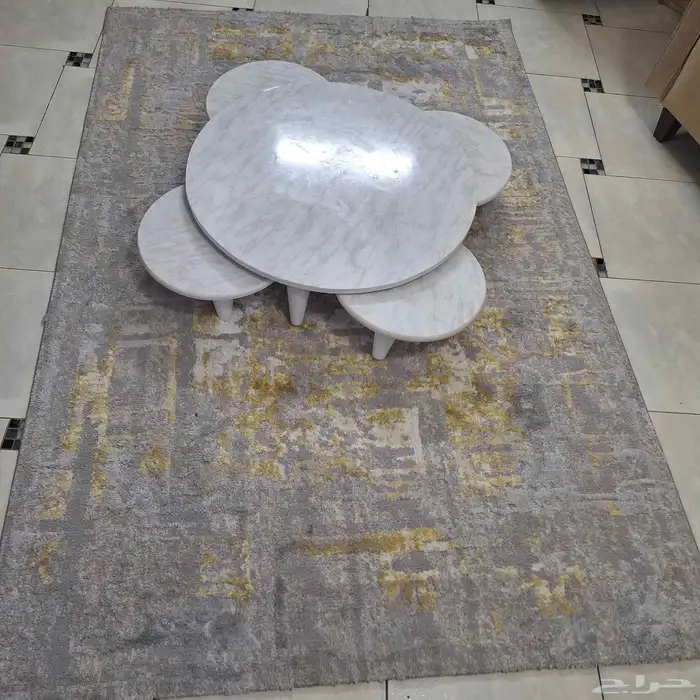 سجاده وطاولات ارضيه. 0