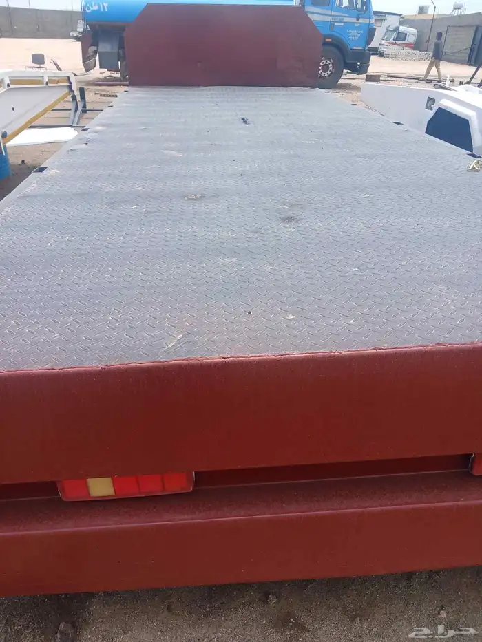 للبيع صندوق دينا ايسوزو من موديل 2009 وطالع 3