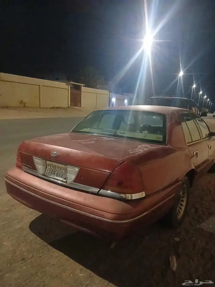 فورد فكتوريا فيه اقمشه وادخليه قير ومكينه شارط 1